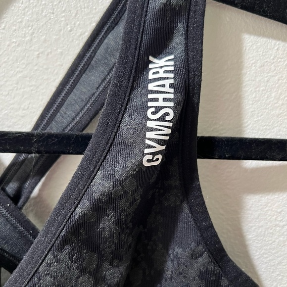 Gymshark Women's Sports Bra LOT of 4, size L, EUC, pullover, athletic, running - Picture 10 of 12
